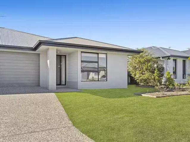 2/7 Lee Street, Pimpama, QLD 4209