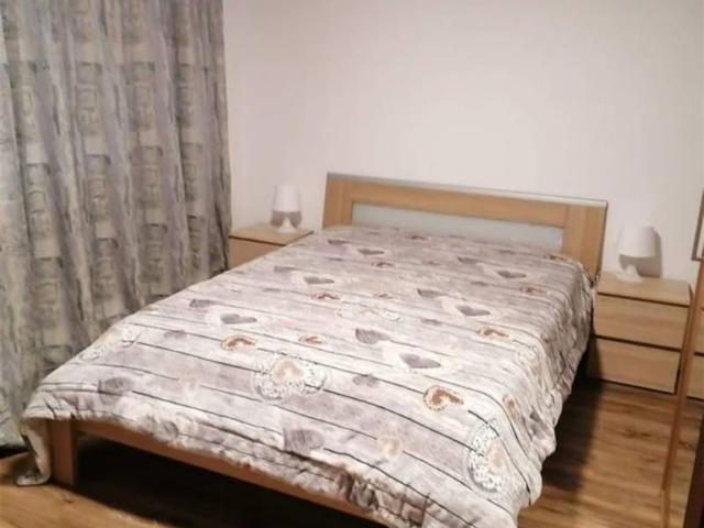 27 m²