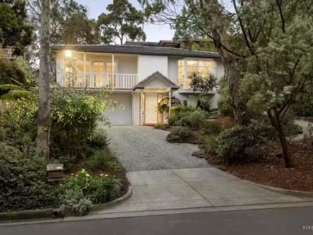 27 Masons Road, Blackburn VIC 3130 House Auction