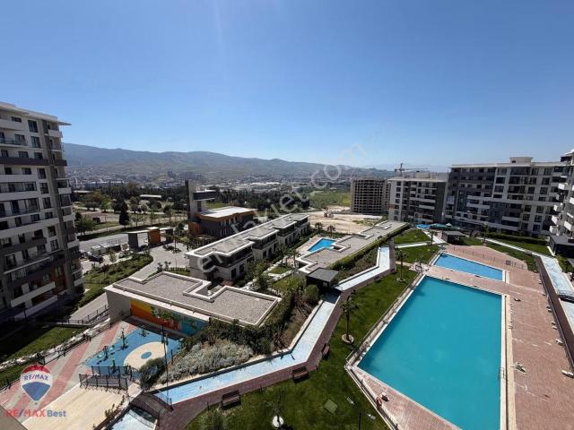 27 Menemen Kuzeyşehirde Prestijli Site İçerisinde 3+1 Lüks Daire