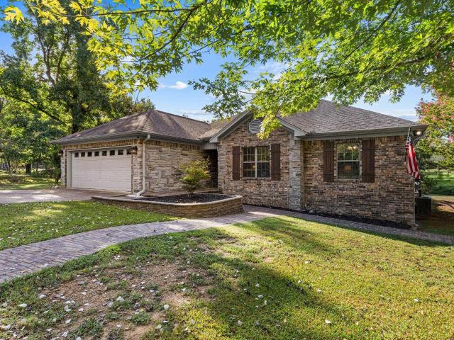 27 N Springhill Ln Lane