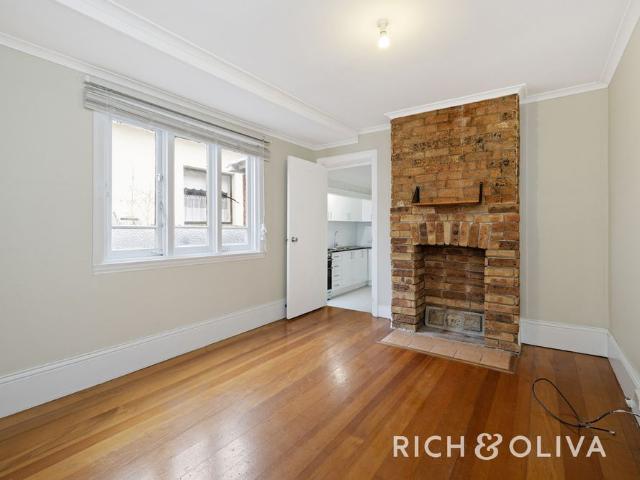 27 New Canterbury Road, Petersham