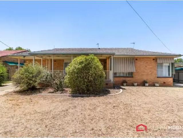 27 Nilma Avenue, Mount Austin House for rent Listed by John M.