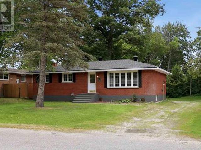27 Northwood St, Sault Ste. Marie, ON, P6B 4M5 house for sale | Listing ID SM261804 | Royal LePage