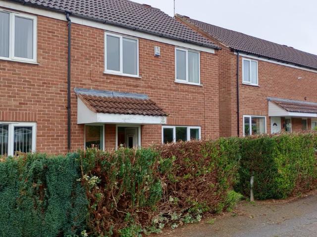 27 Old Mill Crescent, Newark NG24, 3 bed end terrace house to rent, £900 pcm | PrimeLocation