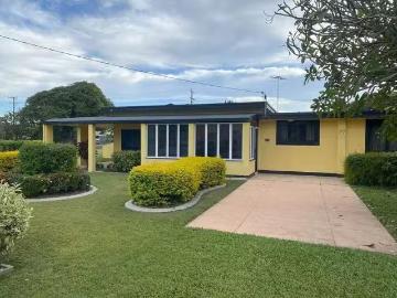27 Owen Jenkins Drive, Sarina Beach, QLD 4737