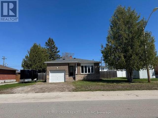 27 Ottawa Street, Kapuskasing, ON, P5N 1Y6 house for sale | Listing ID T13067 | Royal LePage