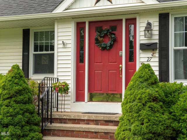 27 Pershing Road