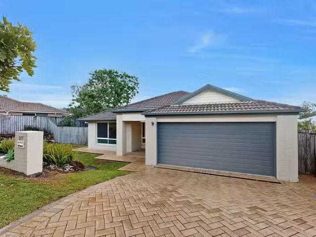 27 Pickering Place, UPPER KEDRON, QLD 4055 House for Rent
