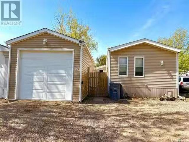27 Prairie Sun Court, Swift Current, SK, S9H 3X6 house for s.