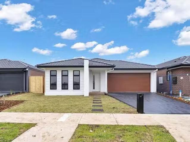 27 Rangeland Street, Mambourin, VIC 3024