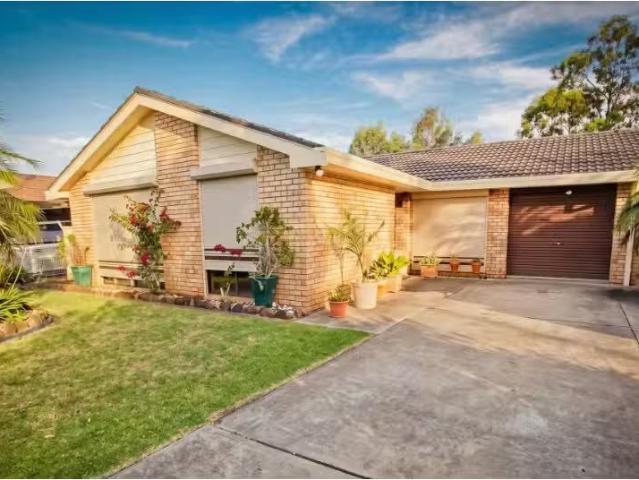 27 Raphael Street, Greenfield Park House for rent Listed by A.