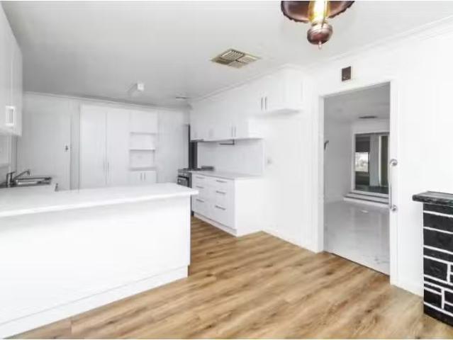 27 Raye Street, Tolland House for rent Listed by Property Man.