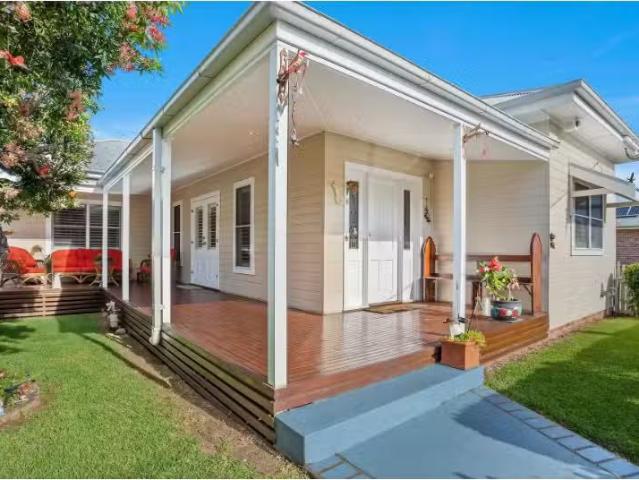 27 Raymond Road, Thirroul House for rent Listed by Philip Kin.