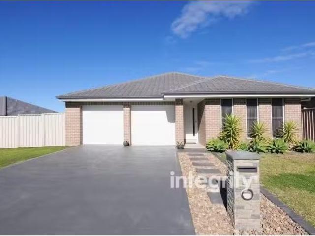 27 Riveroak Road, Worrigee House for rent Listed by Christoph.