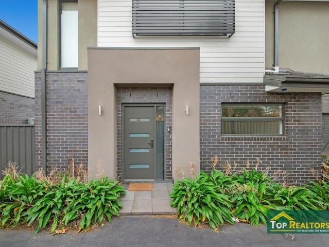 2/7 Rockbank Road, Ardeer VIC 3022 For Lease 2 Bed | 1 Bath | 1 Car + Powder Room
