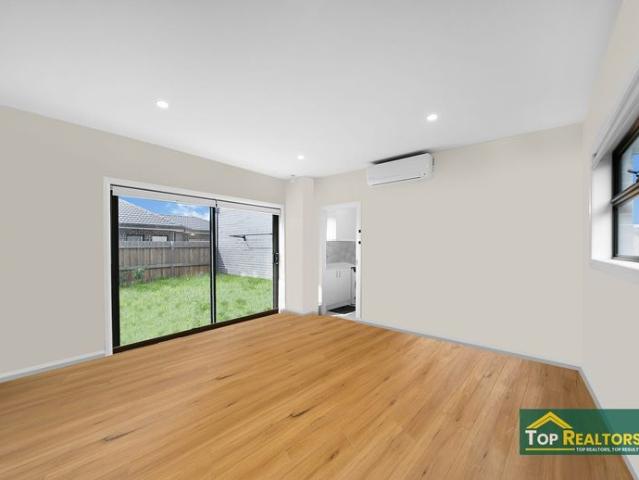 2/7 Rockbank Road, Ardeer VIC 3022 – For Lease 2 Bed | 1 Bath | 1 Car + Powder Room