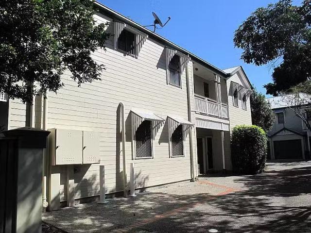 2/7 Rosina Street, KANGAROO POINT House for rent Listed by La.