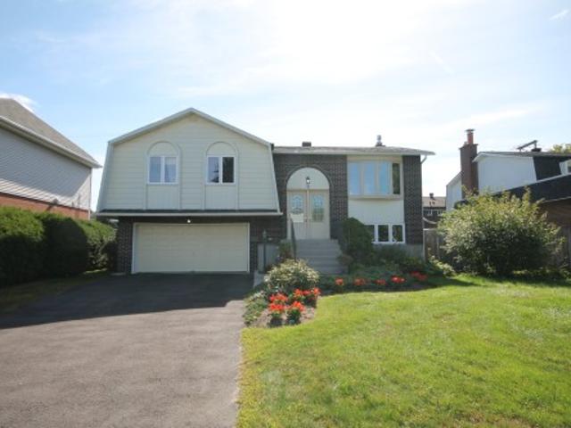 27 Rue Greenfield, Dollard Des Ormeaux, QC, H9G 2J9 house for sale | Listing ID 10199 | Royal LePage