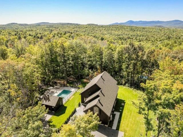 27 Rue De L'Orée Des Bois, Saint Denis De Brompton, QC, J0B 2P0 Luxury House for sale | Listing ID 16620 | Royal LePage Carriage Trade Luxury Properties