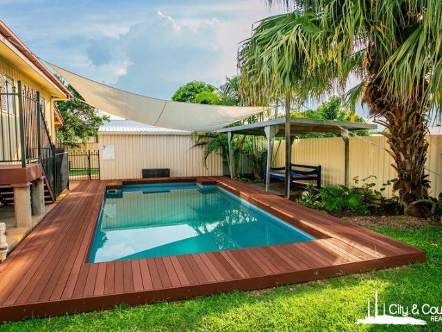 27 Russell Crescent, Healy Poolside Perfection in a Quiet Cul de Sac