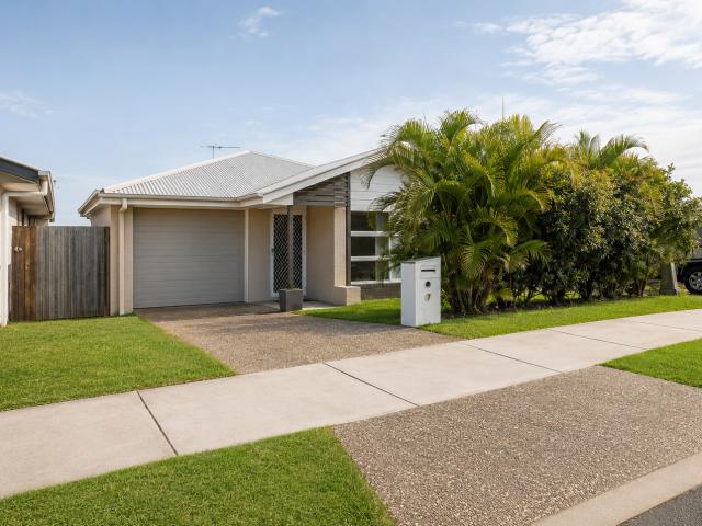 27 Saddleback Avenue, REDBANK PLAINS, QLD 4301