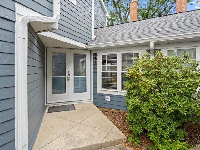 27 sarahs grove lane