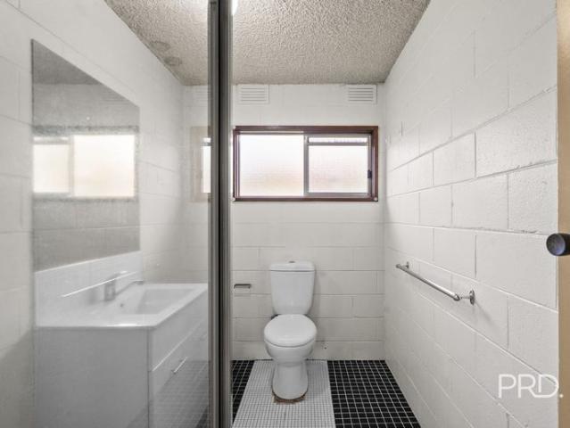 2/7 Sherwood Avenue, Kooringal NSW 2650