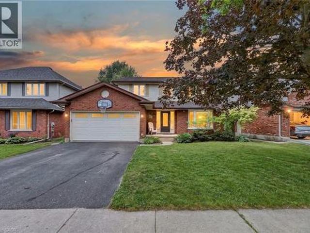 27 Sioux Crescent, Woodstock, ON, N4T 1G2 house for sale | Listing ID 40853 | Royal LePage