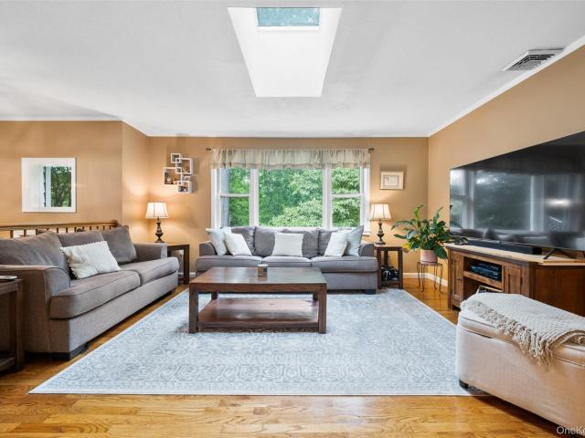 27 Silleck Boulevard