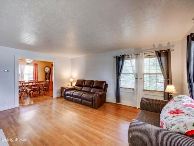 27 Smith Dr