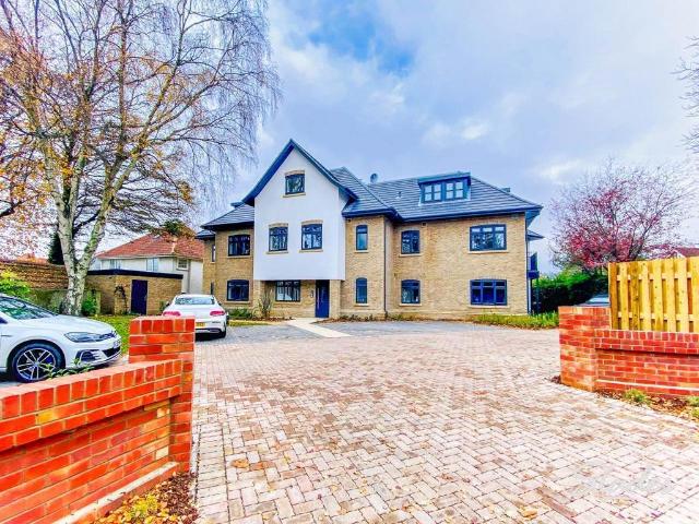 27 St Peters Road, Ashley Cross, Poole 2 bed apartment to rent £1,350 pcm £312 pw