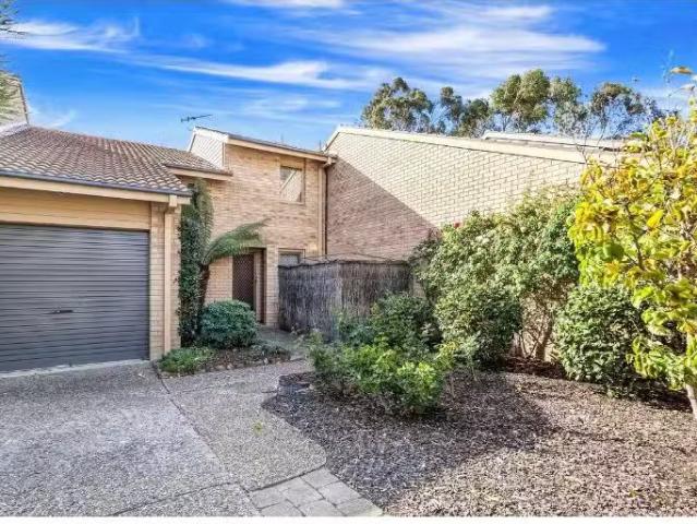 27 Strong Place, BELCONNEN Townhouse for rent Listed by Leasi.