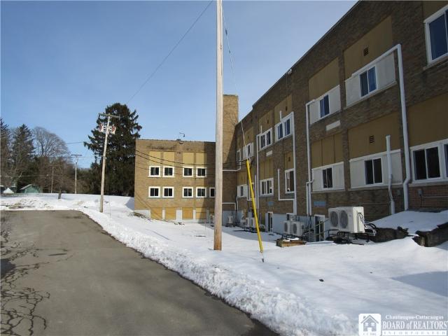27 Sunnyside Avenue