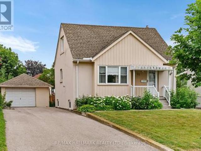 27 Sunray Crescent, Toronto, ON, M3M 2C4 house for sale | Listing ID W14081 | Royal LePage