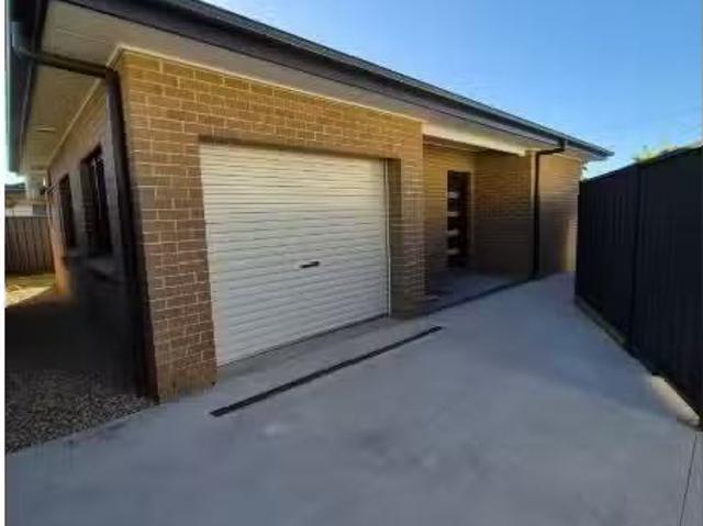 27a Catalina Stree, NORTH ST MARYS House for rent Listed by D.