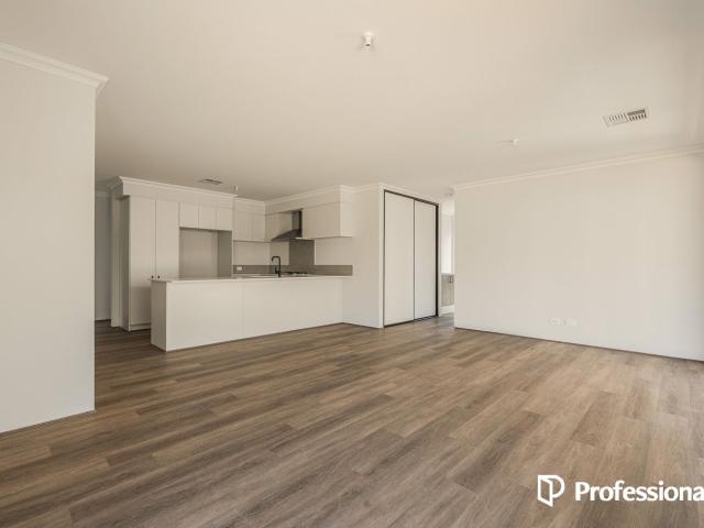 27A Curlington CrescentBalga WA 6061, Australia