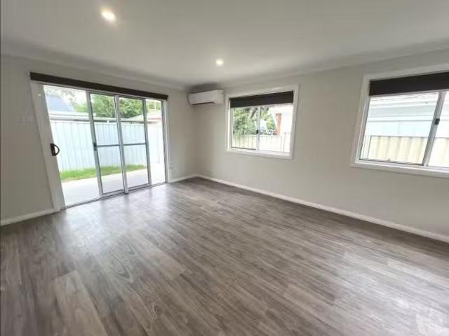 27A High Street, DUBBO House for rent Listed by Chris Barber.