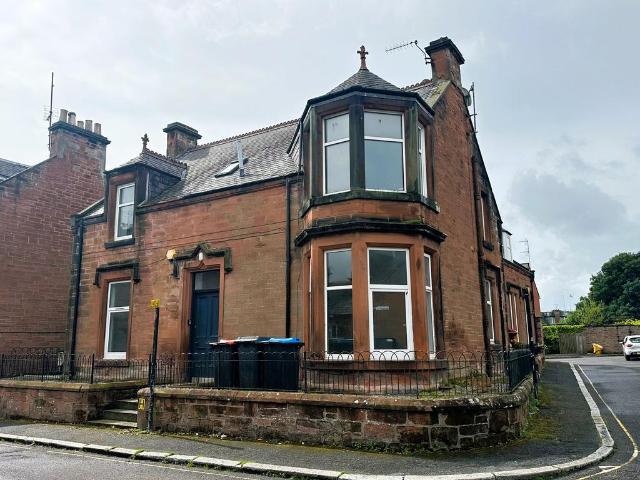 27B Montague Street, Dumfries, DG1 2 bed flat to rent £750 pcm £173 pw