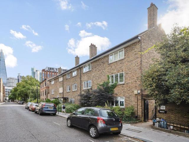 27b Swan Street, Southwark, London, SE1 2 bed flat to rent £2,900 pcm £669 pw