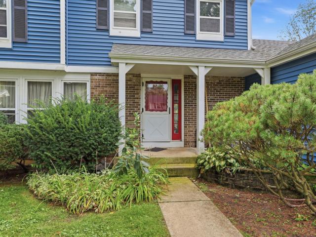 27W105 Walnut Drive