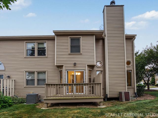 27W194 Emerson Court