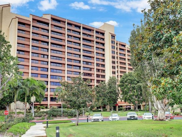 24055 Paseo Del Lago