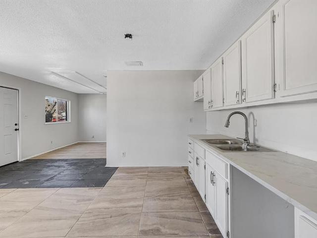 2405 Mamie Drive
