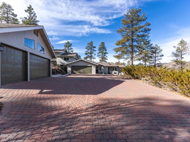 2405 N Williamson Valley Road