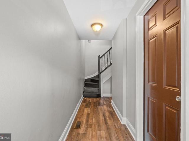 2405 Barclay Street