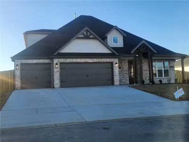 2405 BERGMAN RD, PEA RIDGE, AR 72751