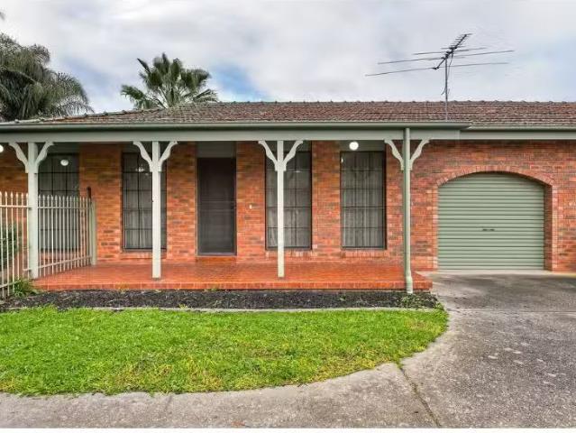 2/405 Kotthoff Street, LAVINGTON Townhouse for rent Listed by.