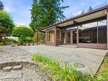 2406 Emerald Drive