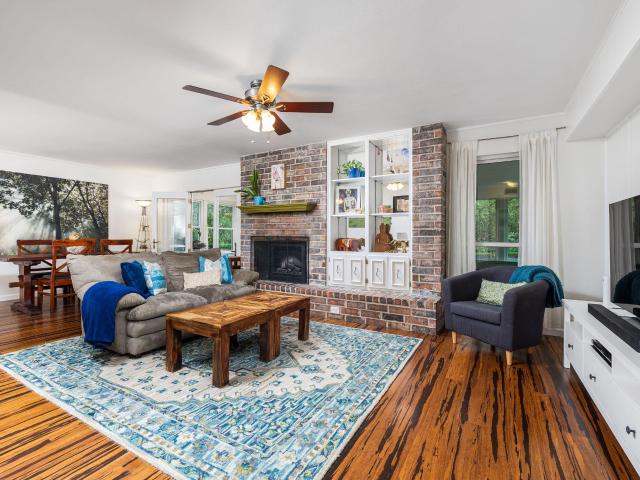 2406 Lancaster Dr